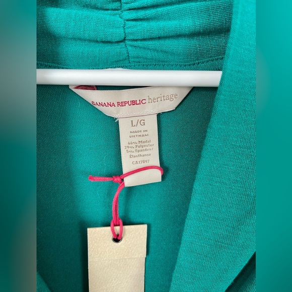 NWT Banana Republic Heritage Long Sleeve Shirt with Crossover V-Neck - Picture 2 of 4